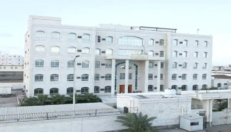 خطبة نارية عن سجون مأرب تهز اليمن.. والنائب العام...