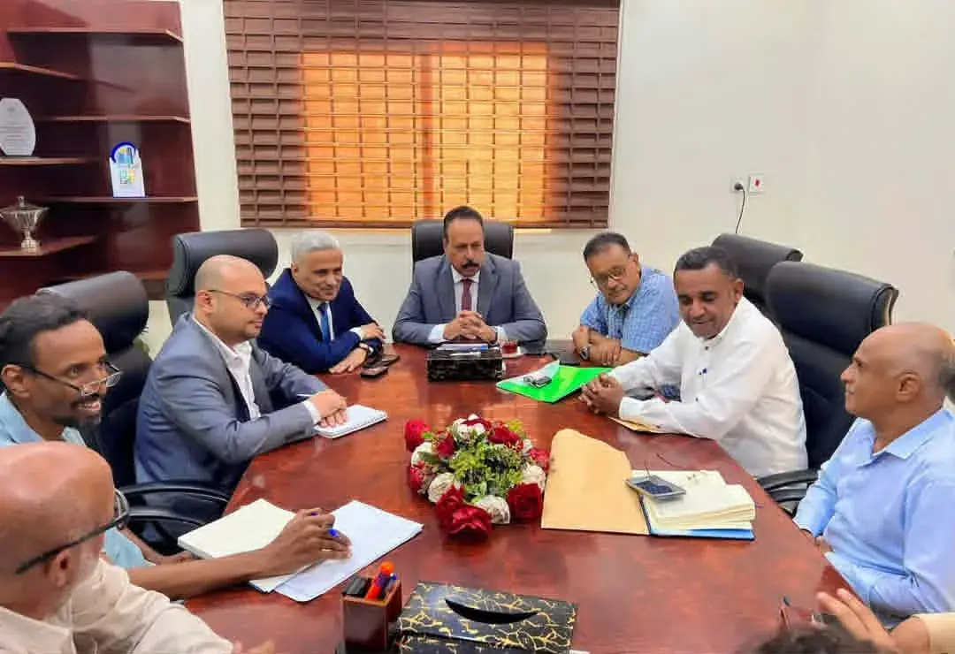 وزير الأشغال يترأس اجتماعاً لقيادات صندوق صيانة ال...
