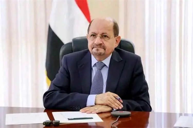 الزنداني يدعو إلى موقف دولي حازم لوقف تهديدات الحو...