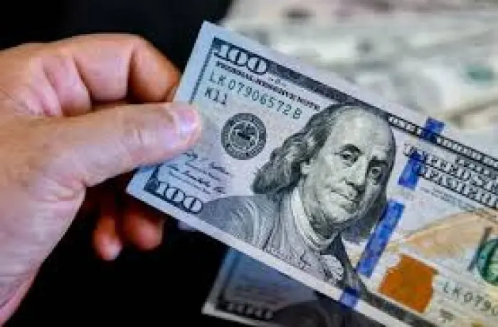 تراجع الدولار وسط هدنة مرتقبة في الشرق الأوسط