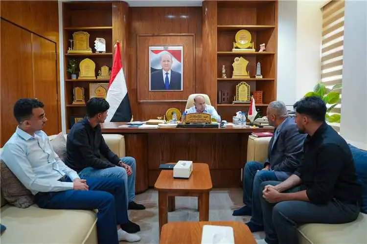 عضو مجلس القيادة الخنبشي يبحث مع مؤسسة فريدريش إيب...