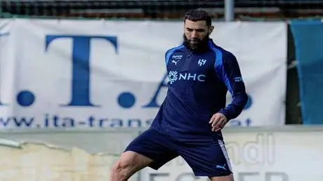 بنزيما يحدد شرطا وحيدا للرحيل عن صفوف الهلال السعو...
