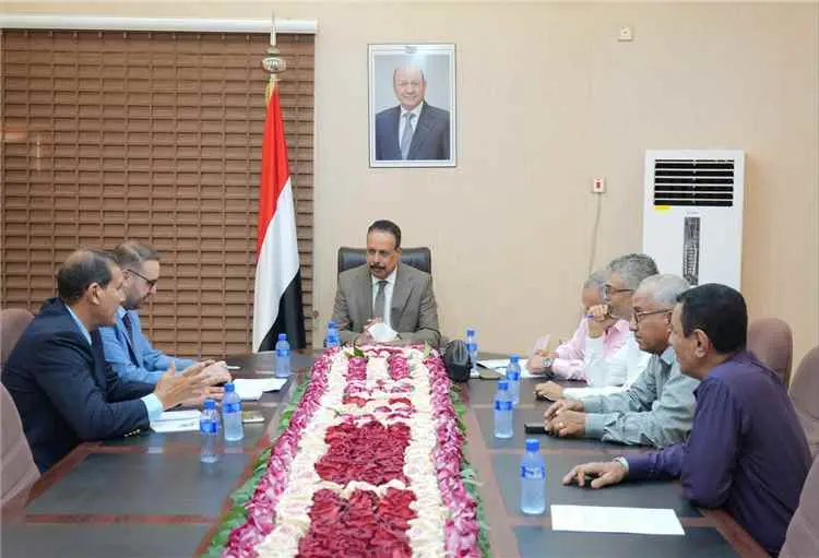 وزير الأشغال يبحث مع برنامج الأمم المتحدة للمستوطن...