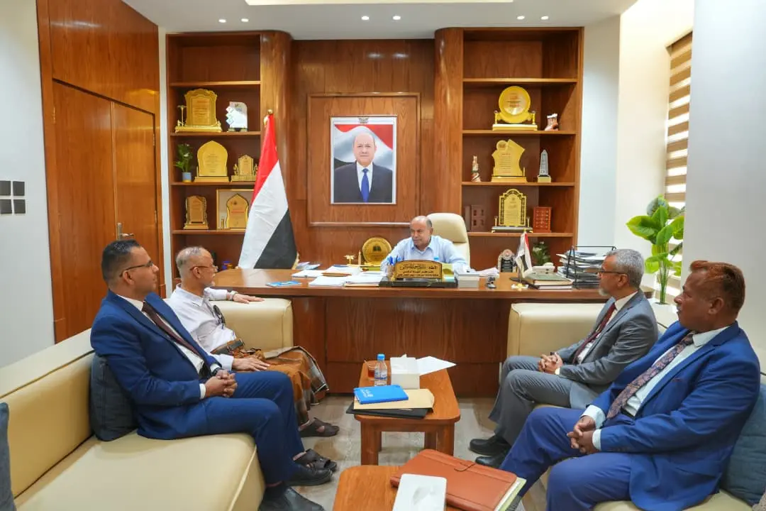 عضو مجلس القيادة الخنبشي يشيد بجهود إصلاح ذات البي...