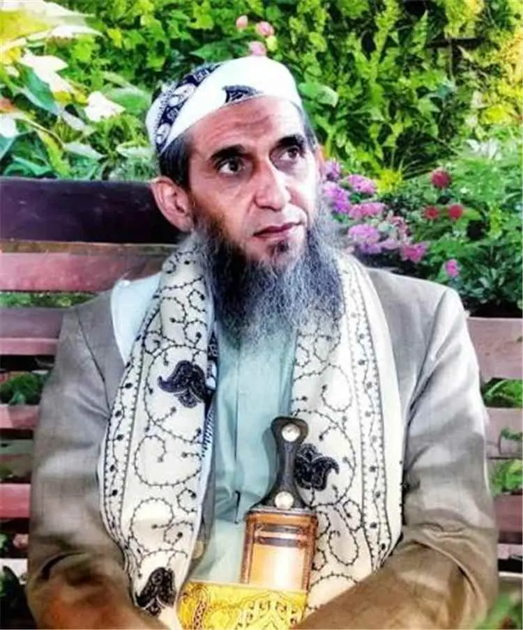 الشيخ واصل عبادي يعلن تعرضه لإطلاق نار من مجهولين...
