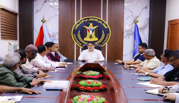 تنفيذية انتقالي العاصمة عدن تعقد اجتماعها الدوري وتؤكد مواصلة التصعيد الشعبي وتعزيز وحدة الصف الجنوبي