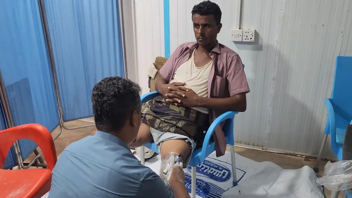مستشفى المخا يطلق المرحلة الثالثة من مشروع الأطراف...