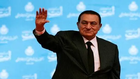 "نعيش أخطاء عصر مبارك".. نجل الرئيس الراحل يرد على...