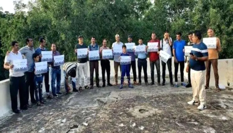 مبتعثوا اليمن في المجر يطلقون صرخة احتجاج.. مستحقا...
