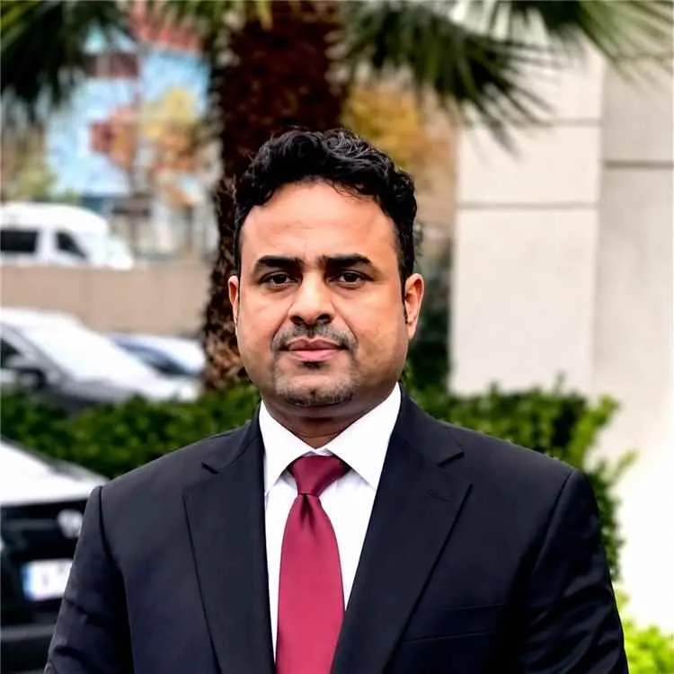 رئيس مركز أبعاد: التخلص من المليشيات هو السبيل لإف...