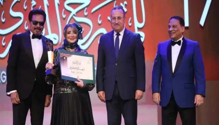 محمد رياض يحسم الجدل حول اختياره شهيرة للتكريم وهي...