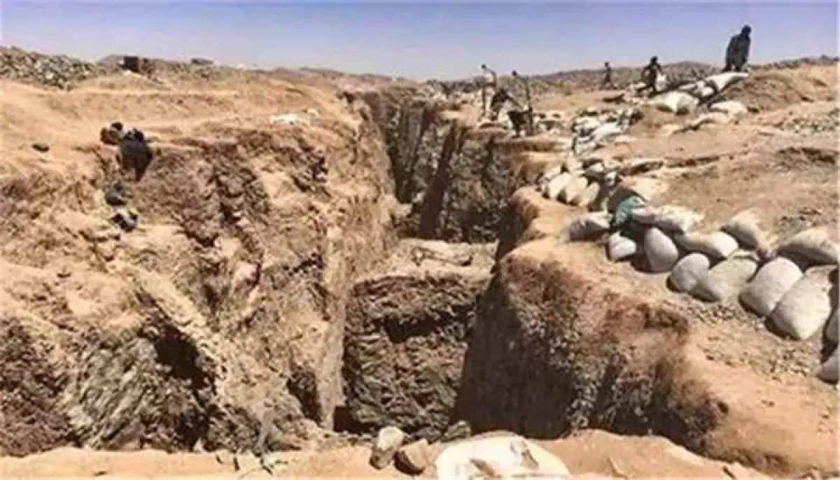 تصاعد التوترات يدفع السلطات إلى وقف التنقيب عن الذ...