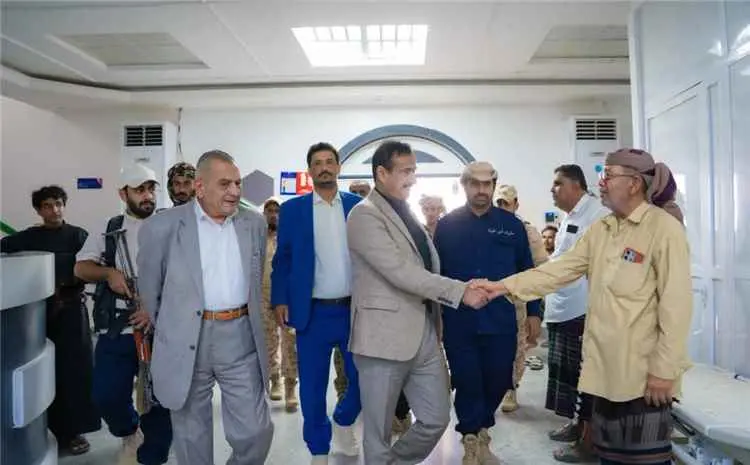 المحافظ بن الوزير يتفقد هيئة مستشفى شبوة العام ويؤ...