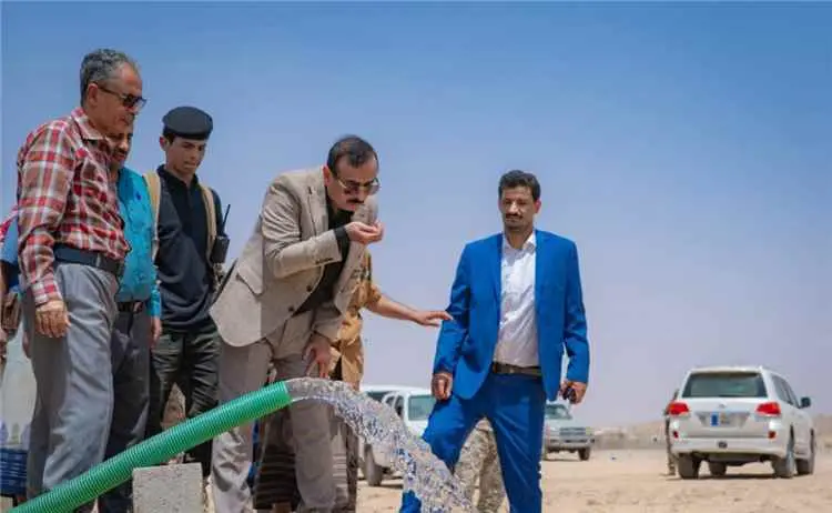محافظ شبوة يدشن مشروع مياه نعضة لتعزيز الأمن المائي وخدمة المناطق الريفية