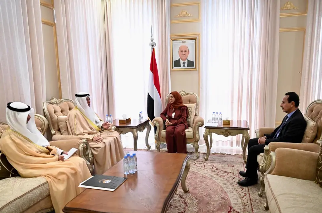 وزيرة الخارجية تبحث مع السفير الكويتي سبل تعزيز ال...