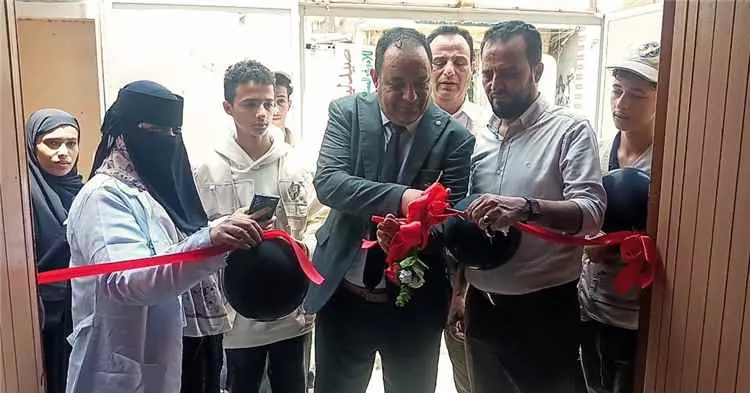 تدشين مشروع تركيب منظومة التكييف بالطاقة الشمسية للمرفق الصحي الثالث في مديرية دارسعد بعدن