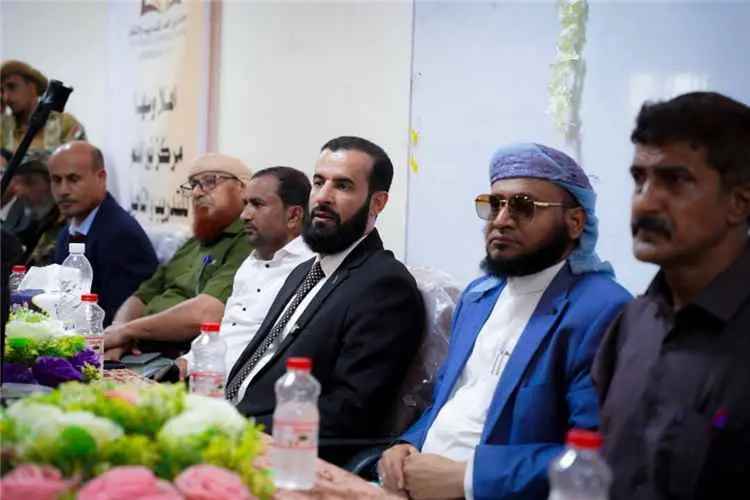 خلال لقائه بالسلطات المحلية والوجهاء والشخصيات الا...