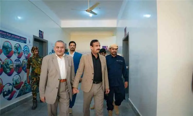 المحافظ أبن الوزير يشيد بالدعم السعودي في تشغيل مس...