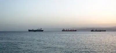 القوات المسلحة: إجبار 8 سفن نفطية سعودية على تغيير...