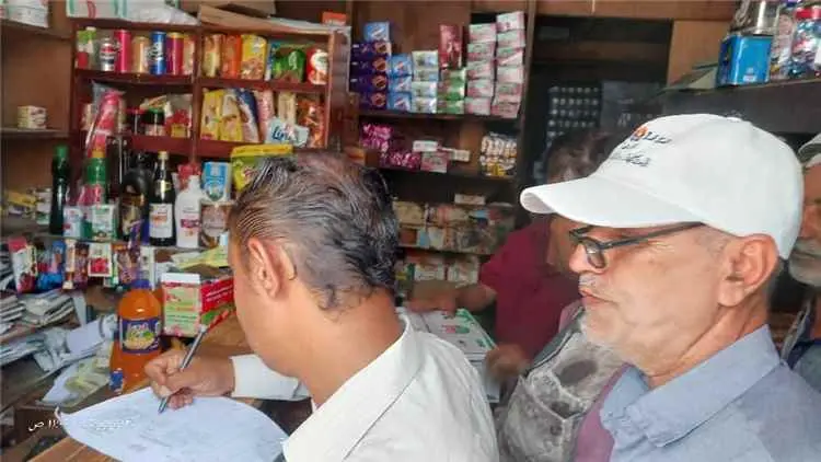 الصناعة والتجارة بتعز تُصعّد حملاتها الرقابية.. تحريز 647 كيسًا من السكر البرازيلي المحظور وضبط مخالفات تموينية بالمخابز والأسواق