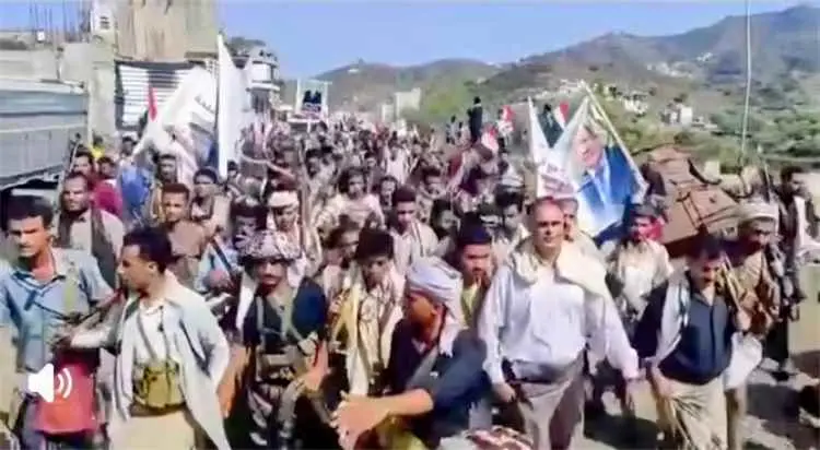 حشد شعبي وشبابي توجه من صبر الى الحجرية تأييدًا لت...
