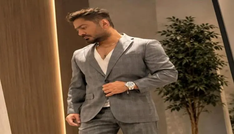 تامر حسني يلغي حفلي الساحل الشمالي وجرش بعد وفاة و...