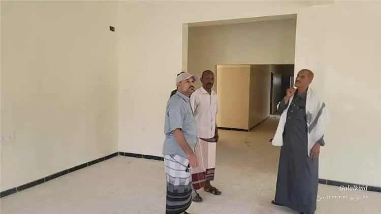 قبيل افتتاحه الرسمي.. مأمور المسيمير ورئيس المحكمة يتفقدان جاهزية المجمع الحكومي والقضائي