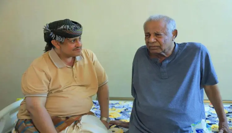 الأمين العام يزور المناضل اللواء أحمد سالم عبيد في...