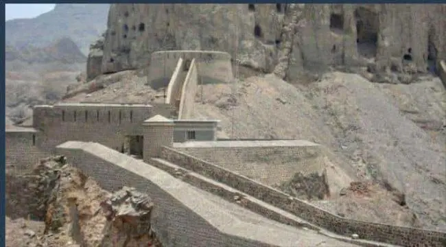 قلعة الغدير التاريخية في البريقة.. معلم يحرس مدخل عدن ويواجه الإهمال