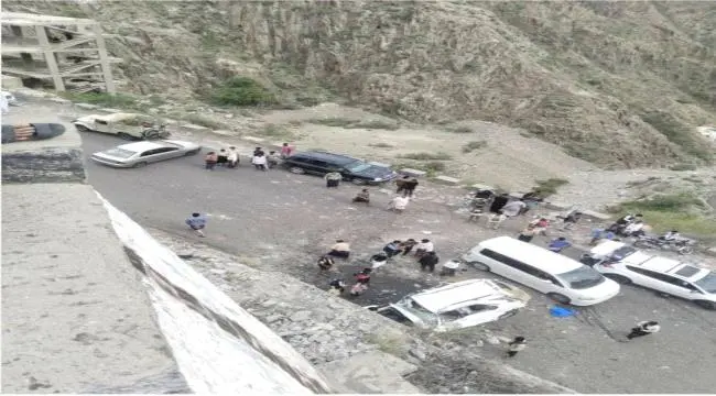 فاجعة مرورية في يافع.. مصرع أربعة أشخاص إثر حادث م...