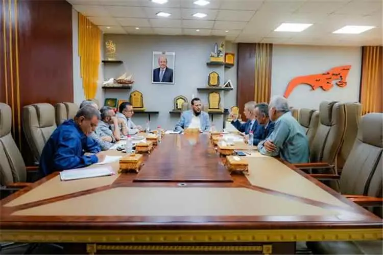 شيخ وجابر يناقشان تعزيز التعاون المشترك لتنمية الإ...