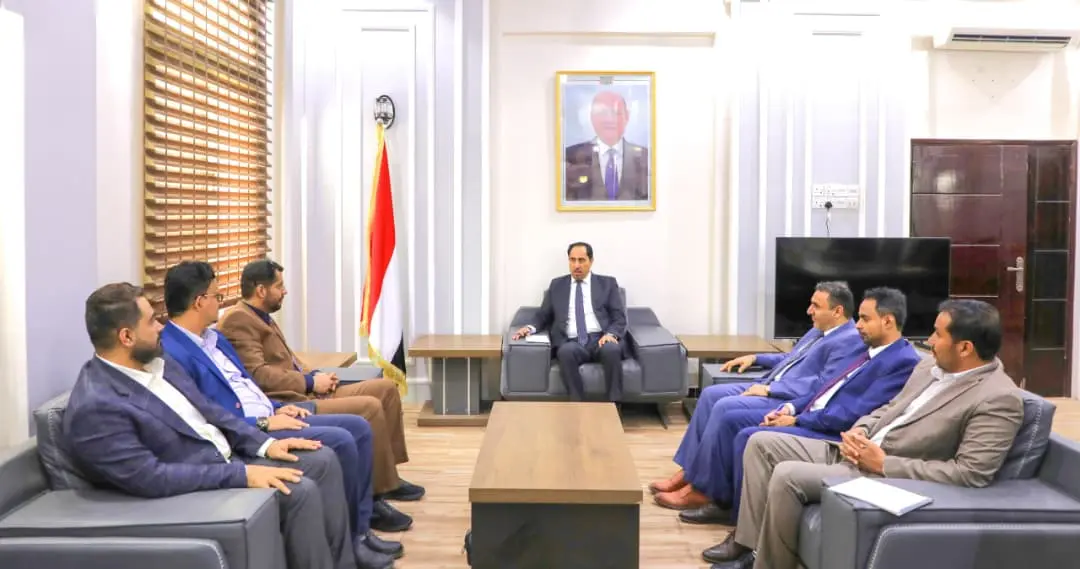 وزير الشباب يناقش مع جمعية المستشارين والمدربين ال...