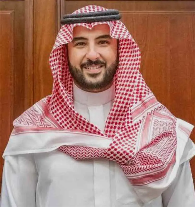 الشيخ مختار الحنكاسي يناشد الأمير خالد بن سلمان التوجيه بصرف مرتبات منتسبي الأمن العام في سقطرى