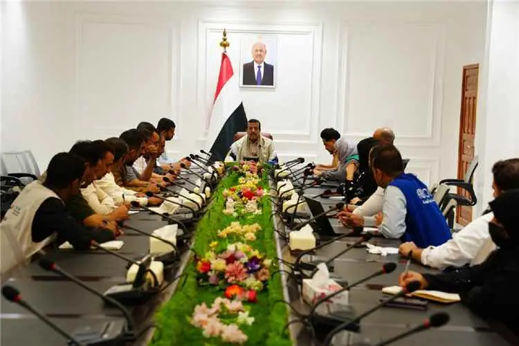 اجتماع في مأرب يقر اجراءات صحية لمواجهة تفشي الحصب...