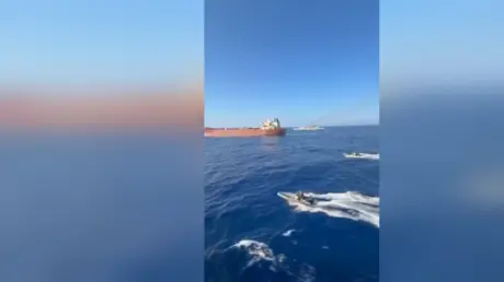 مشاهد لاعتراض ناقلة نفط في البحر الأبيض المتوسط من...