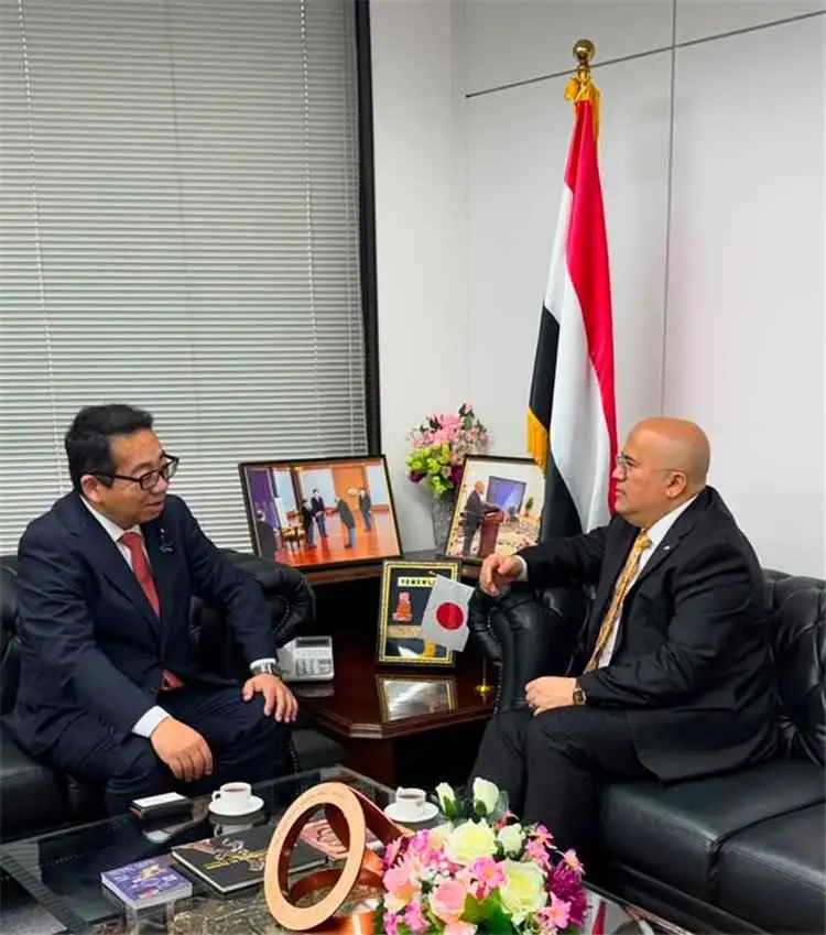 السفير السنيني يبحث مع عضو مجلس النواب الياباني تع...