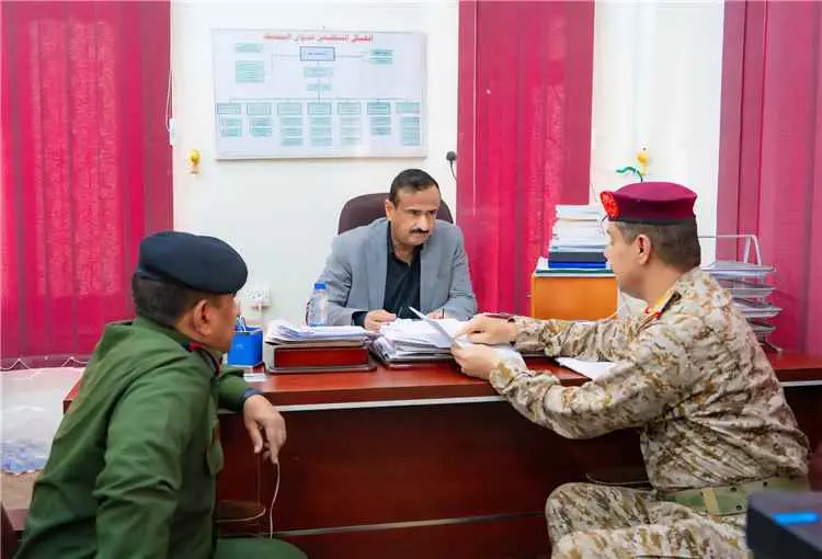 محافظ شبوة يناقش التطورات الأمنية والعسكرية ويوجّه...