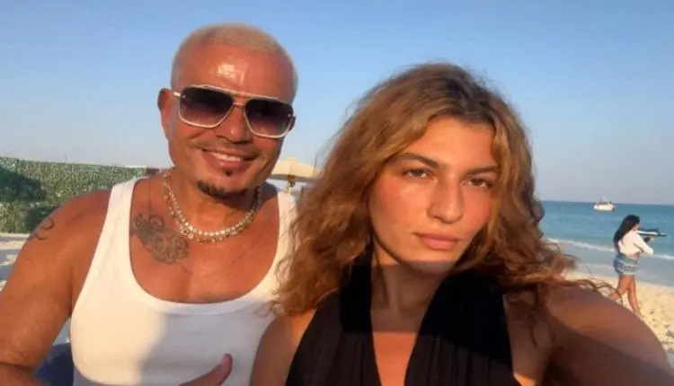 حسناء الساحل مهرة سامي تخطف الأضواء مع عمرو دياب