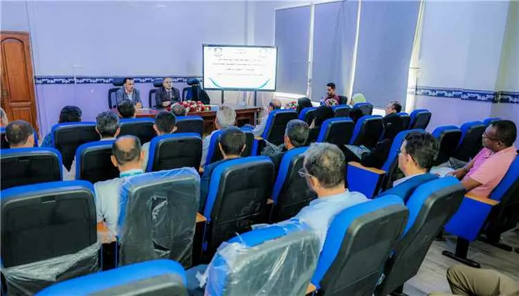 كلية العلوم الإدارية بجامعة عدن تنظم ورشة لتطوير ب...