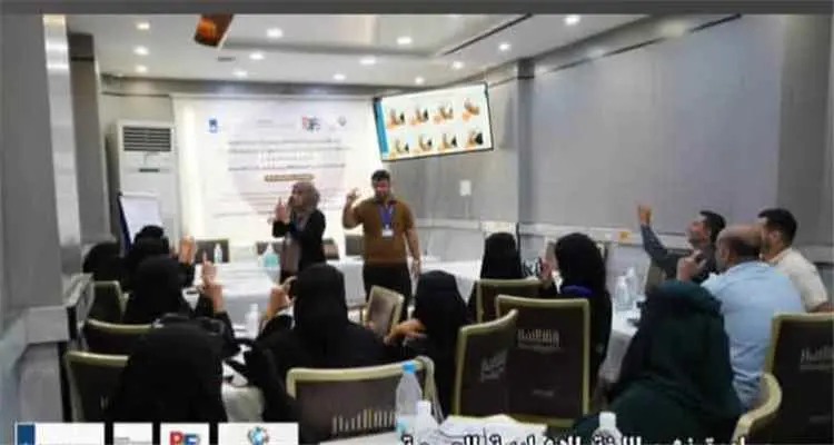 مدير صحة الشيخ عثمان يتفقد دورة لغة الإشارة للكوادر الطبية