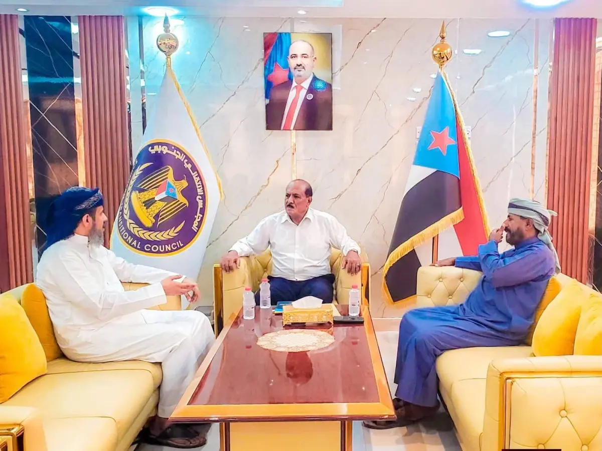 هرهرة يطّلع على أوضاع المهرة ويؤكد أهمية تعزيز الت...