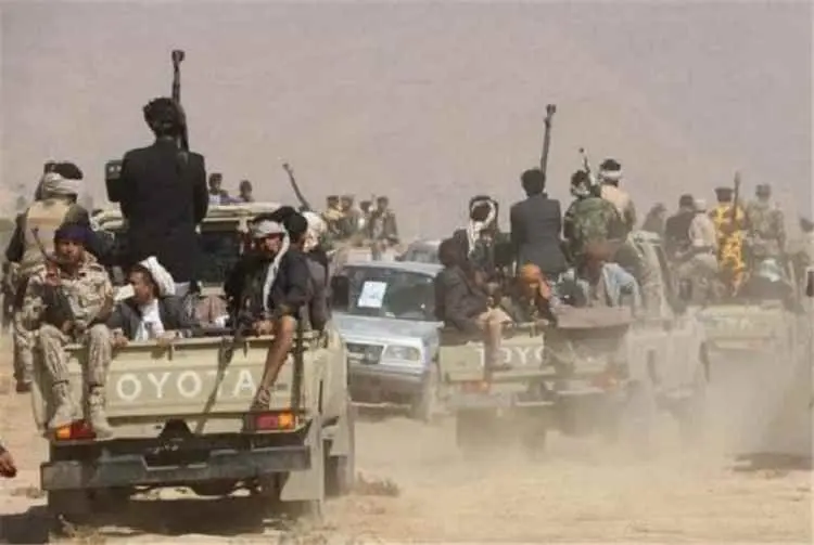 تعزيزات حوثية جديدة شمال تعز.. والجيش يرفع الجاهزي...