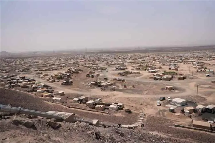 طوارئ صحية في أكبر مخيمات النزوح بمأرب