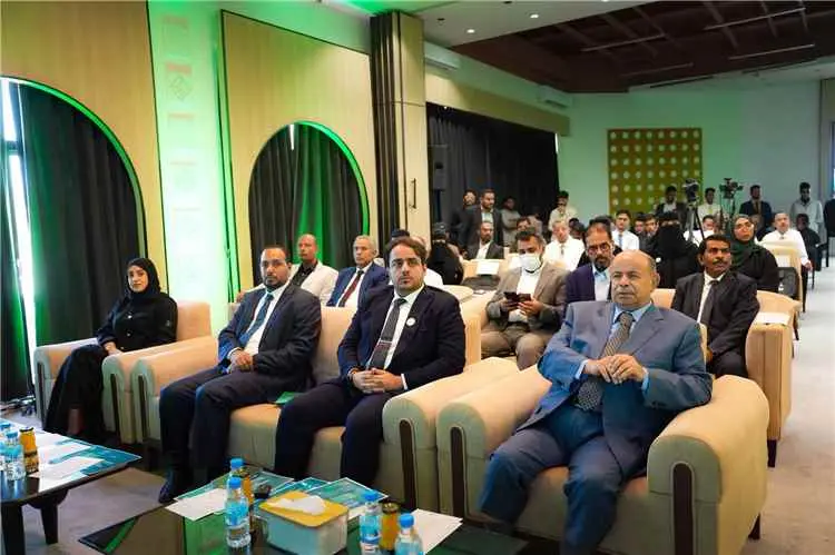عضو مجلس القيادة الخنبشي يشهد منتدى «أثر» التنموي...