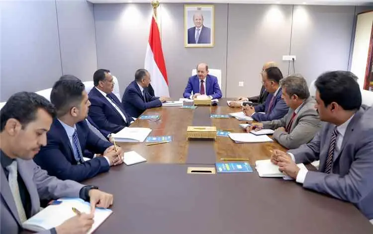 رئيس الوزراء يترأس اجتماعاً مشتركاً لقيادتي الصناع...