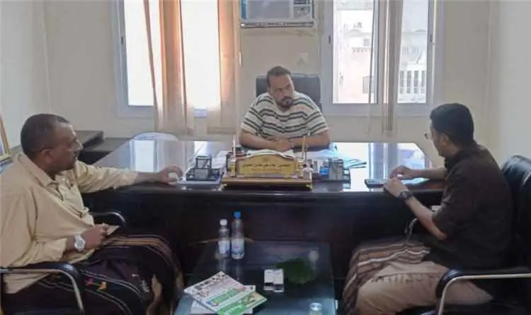 المدير العام لمكتب وزارة الشباب والرياضة بساحل حضرموت يستقبل رئيس نادي دوعن