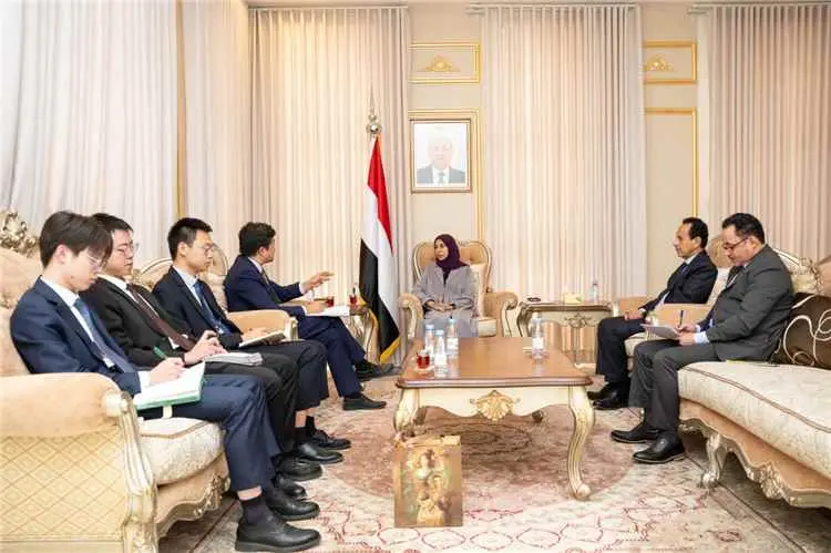 وزيرة الخارجية تبحث مع القائم بأعمال السفارة الصين...