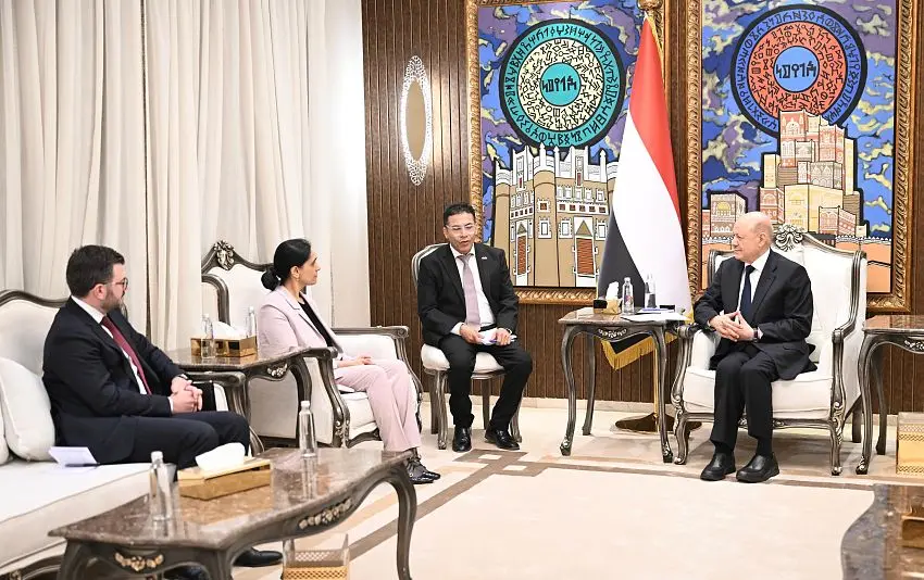 العليمي: اليمن لا يطلب من شركائه خوض معركته بل موق...