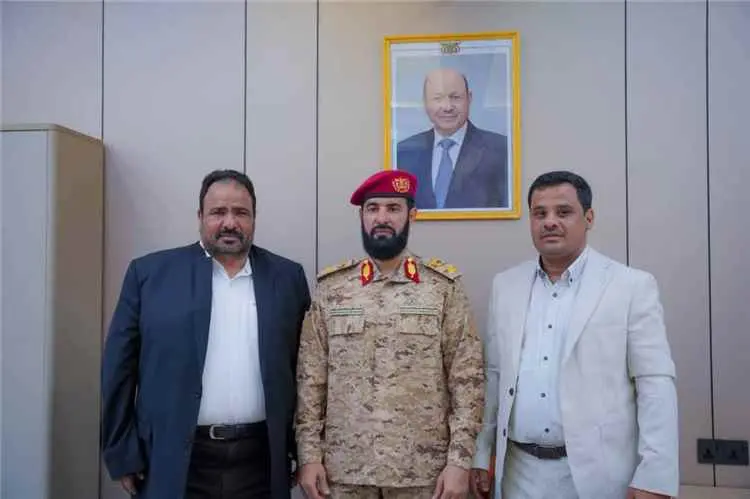 محافظ أبين ومدير شركة النفط اليمنية فرع عدن يبحثان...