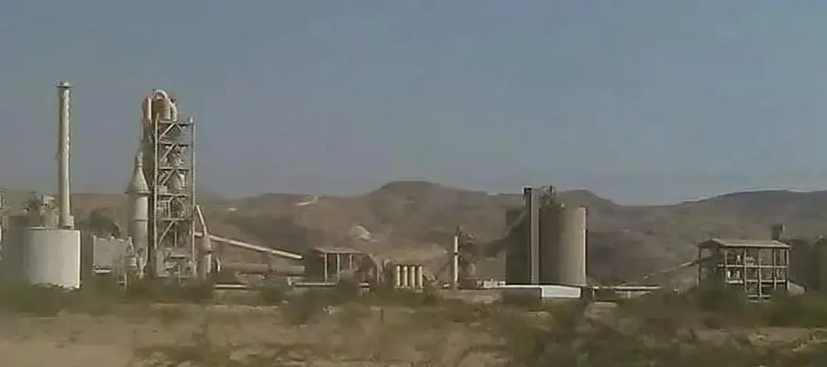 مليشيا الحوثي تنفذ عمليات نهب منظمة لما تبقى من مع...